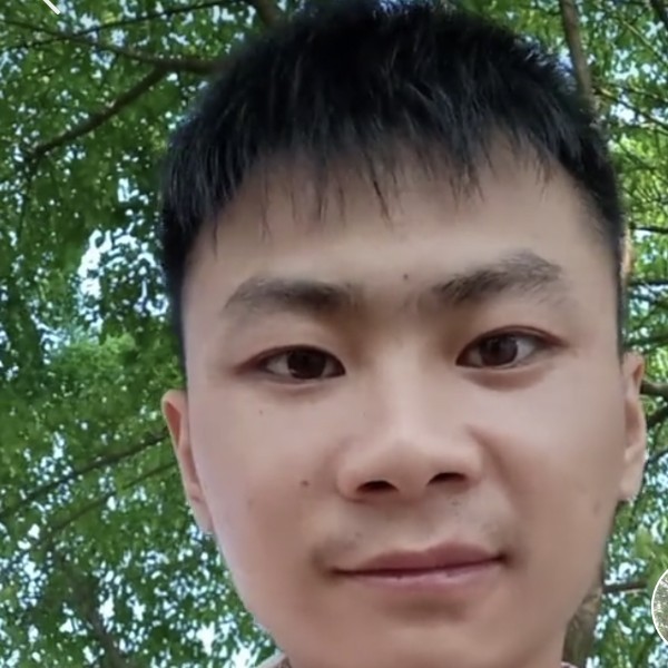 久  伴的照片