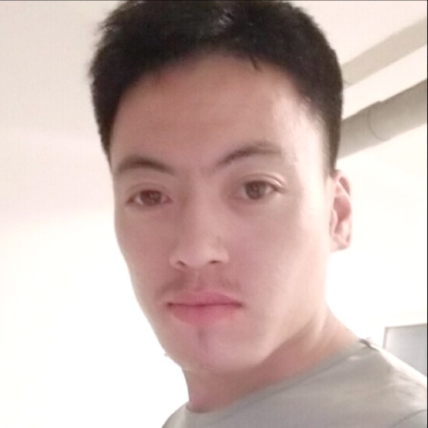 电灯胆那微笑的照片