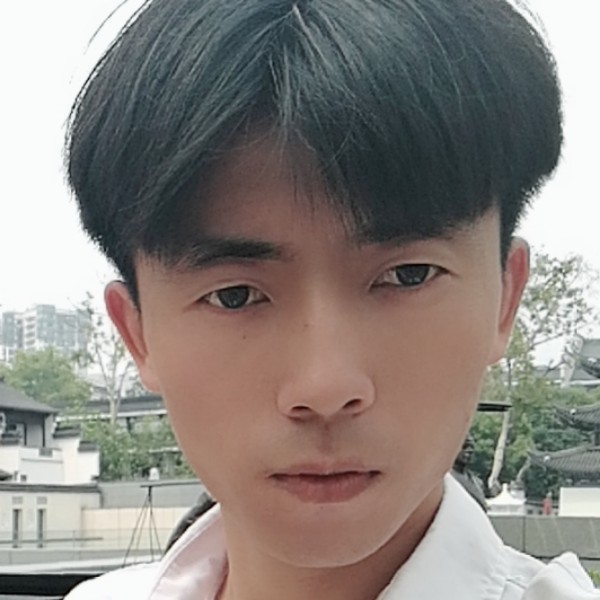 小猫咪用漠然的照片