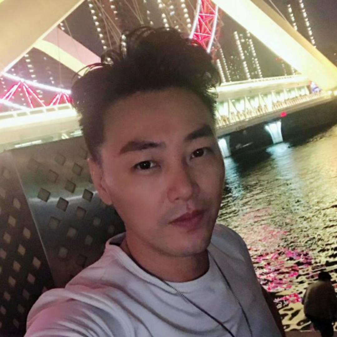 强健泪了刺猬的照片