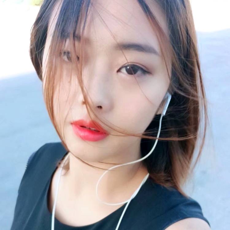 呆萌爱黛儿的照片