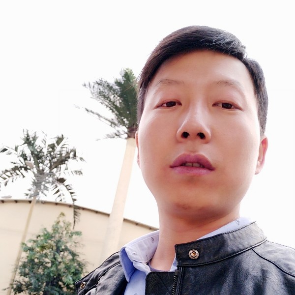 工地搬砖党的照片