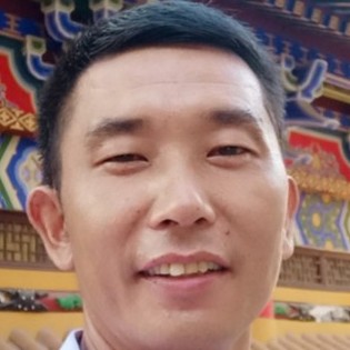 端庄挽手鼠标的照片