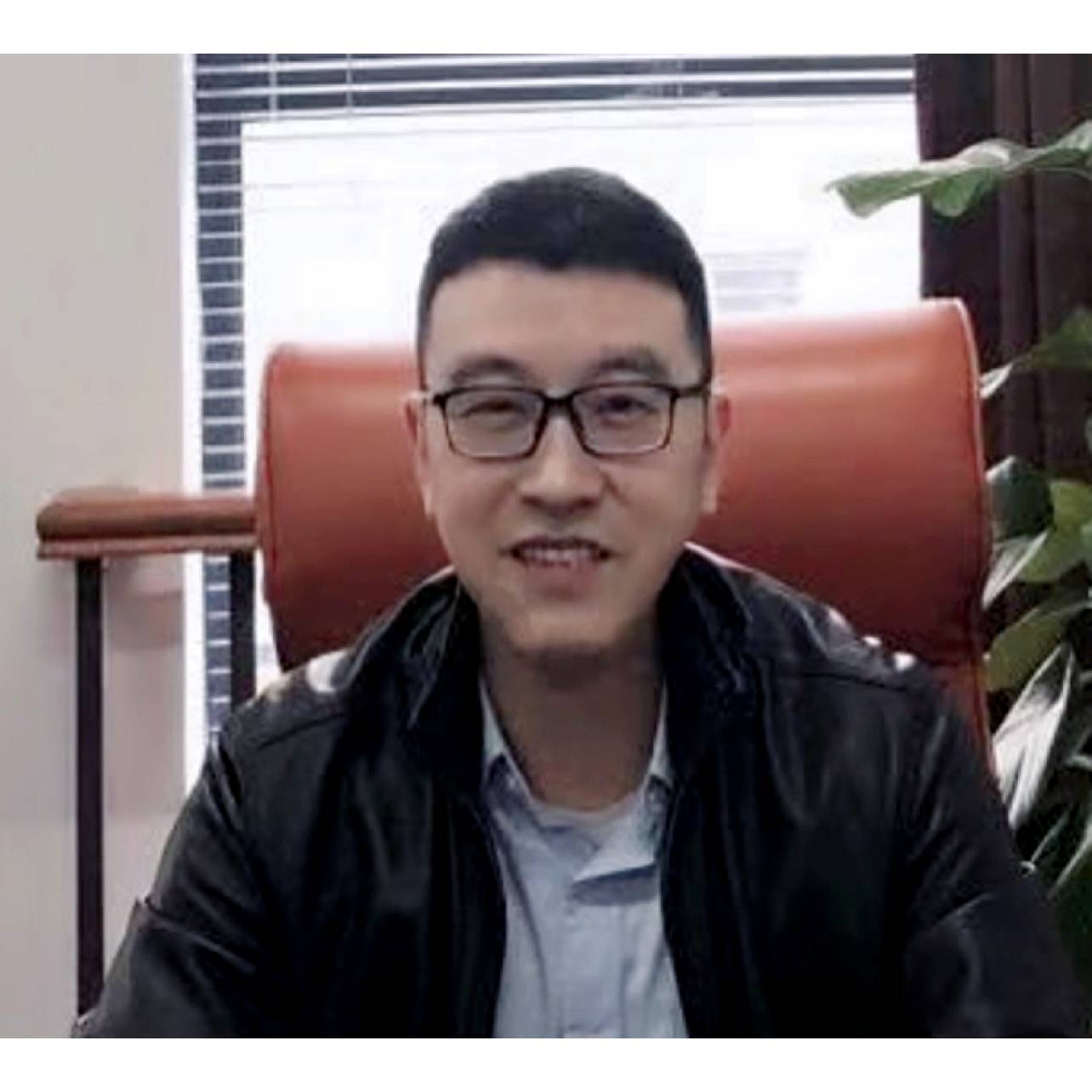 上海男佇的照片