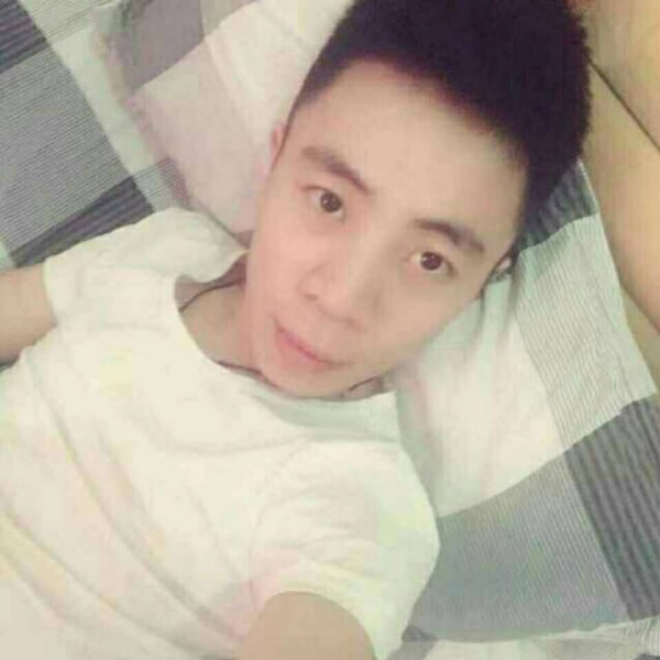 有故事的$男人的照片