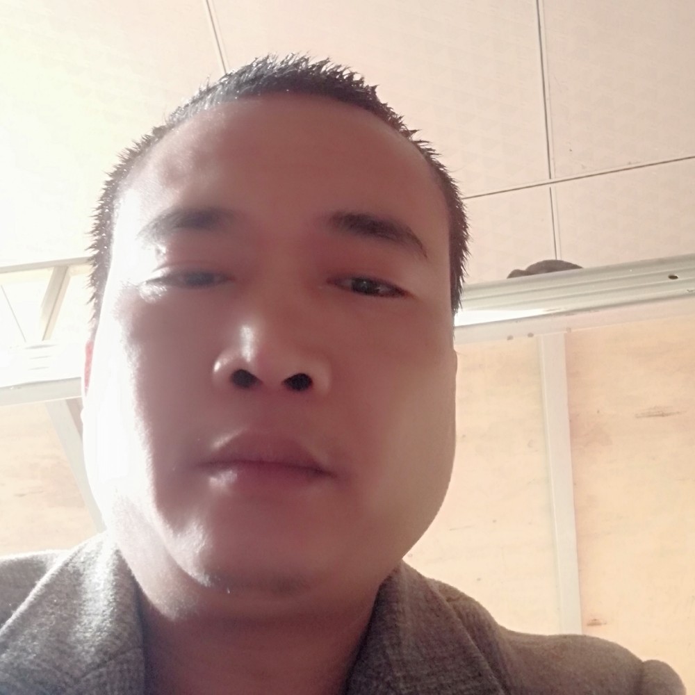 一个人的平台的照片