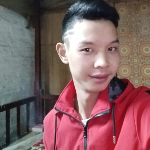女吐了的照片