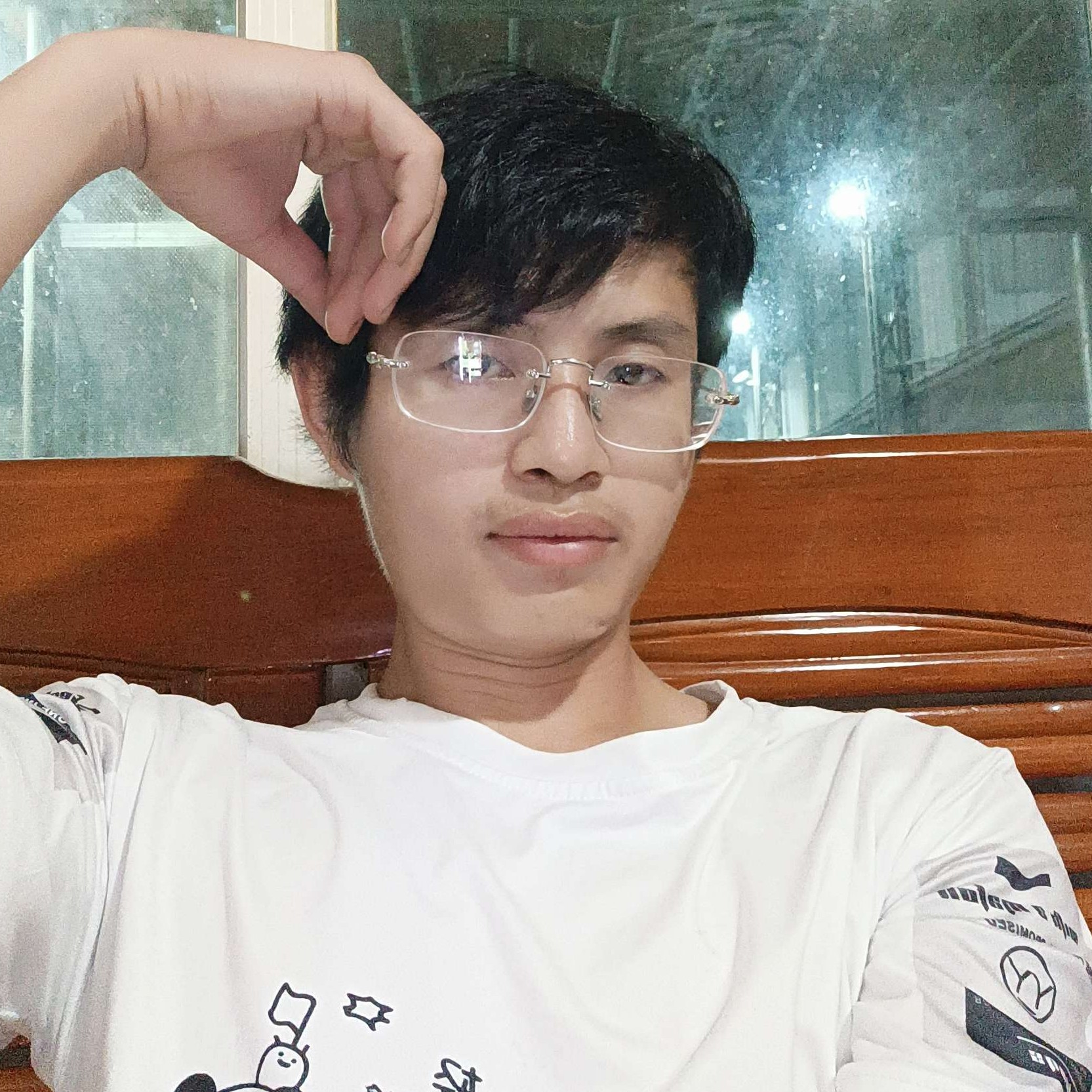 夜空下的孤独的照片