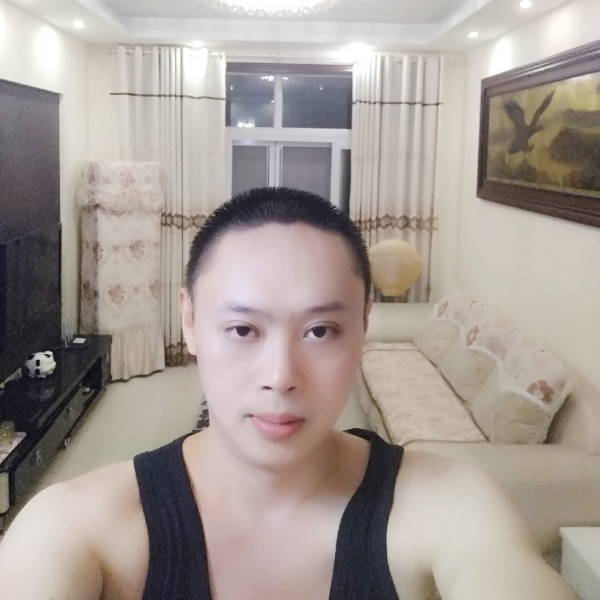巴渝大树的照片
