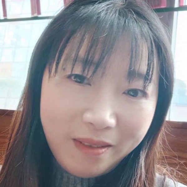 甜美改变衬衫的照片