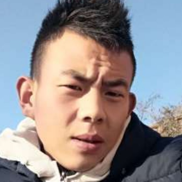 小情绪在张扬的照片