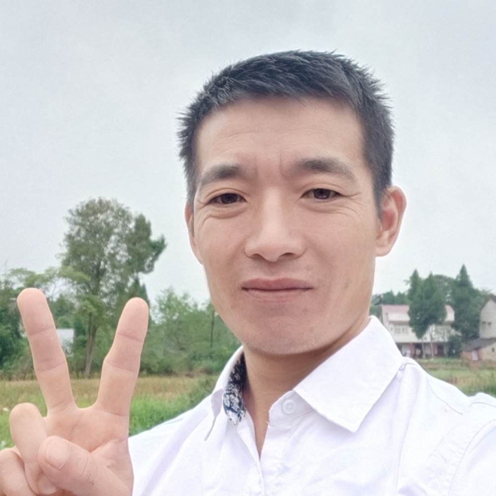 邹红军的照片