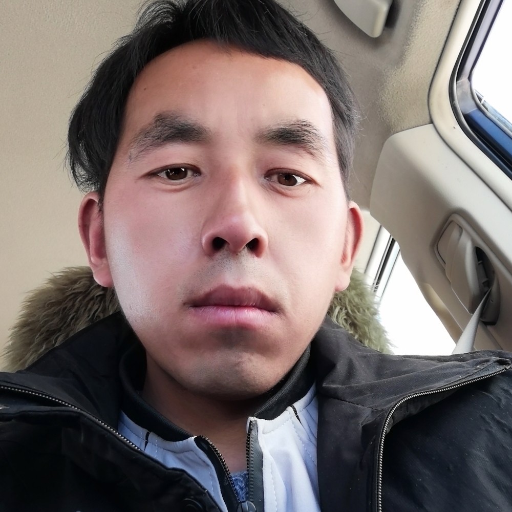 朴素蹙眉春华的照片