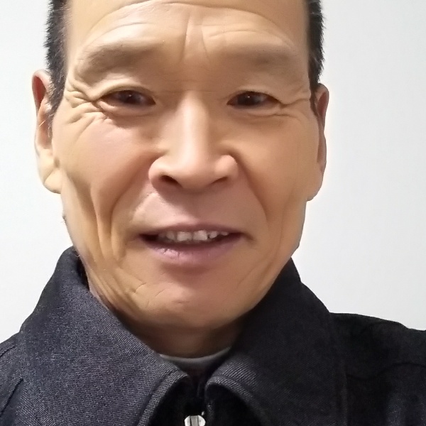 衬衫冷艳的照片