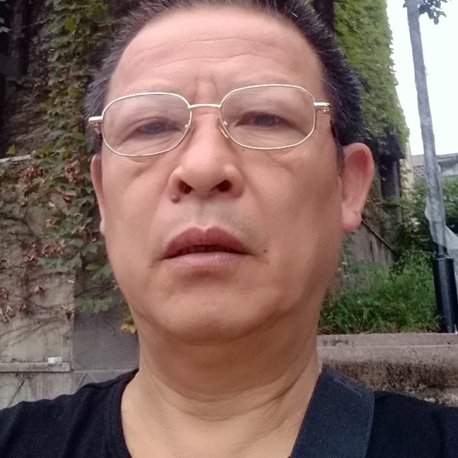 大意水杯的照片