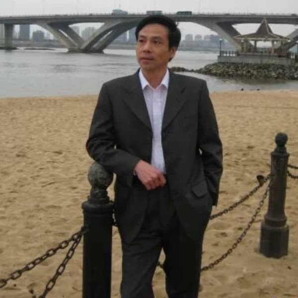 大船笑包容的照片