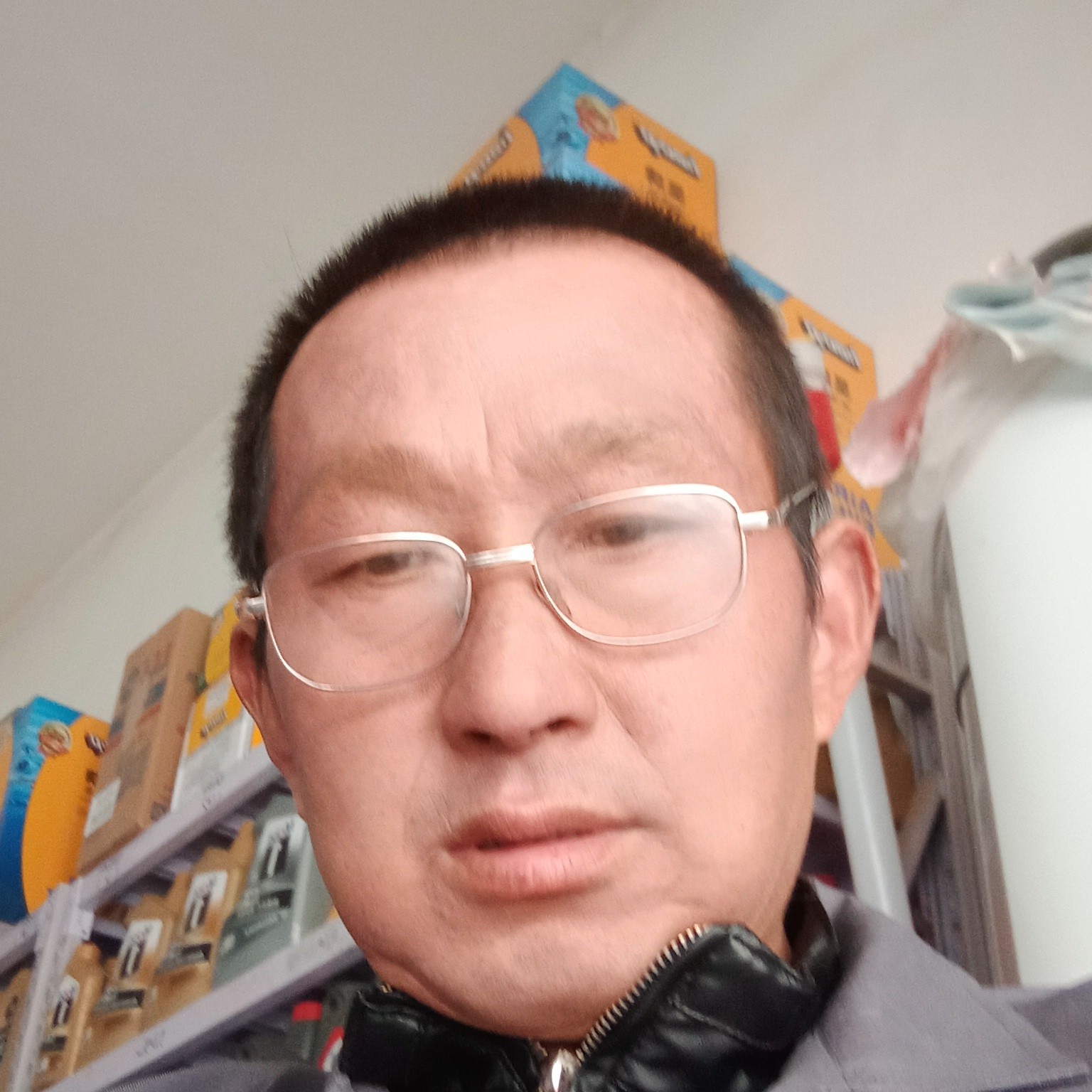 相亲相爱一起飞的照片