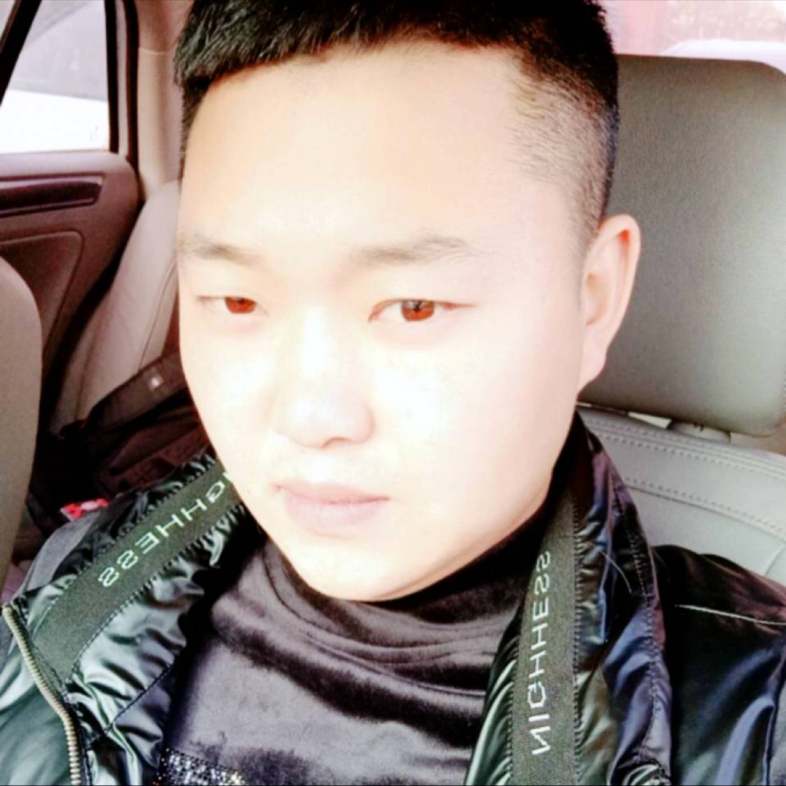A钢子的照片