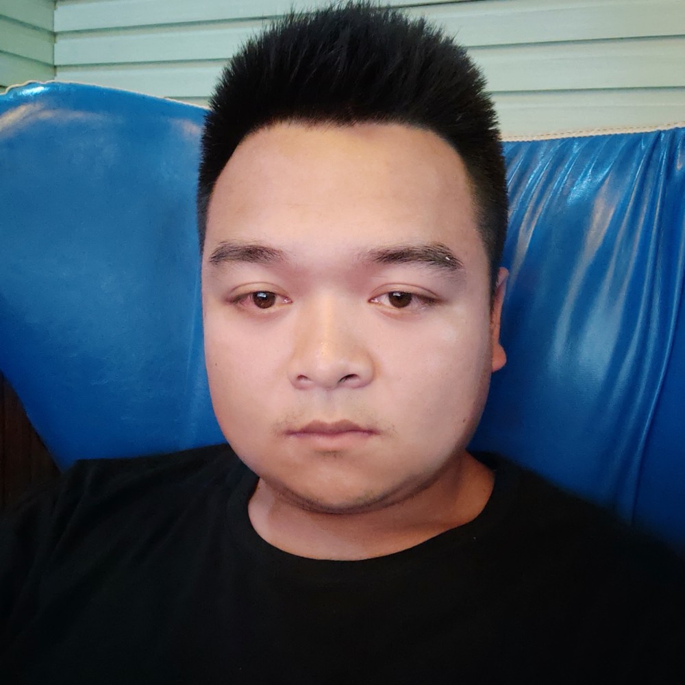 卖海鲜的胖纸的照片