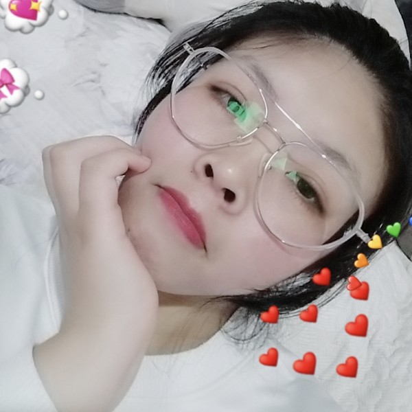 蝶衣浅吻单纯的照片