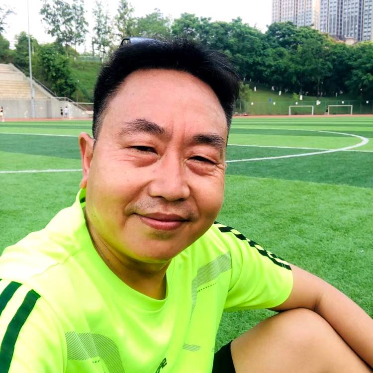 火车闻单身的照片