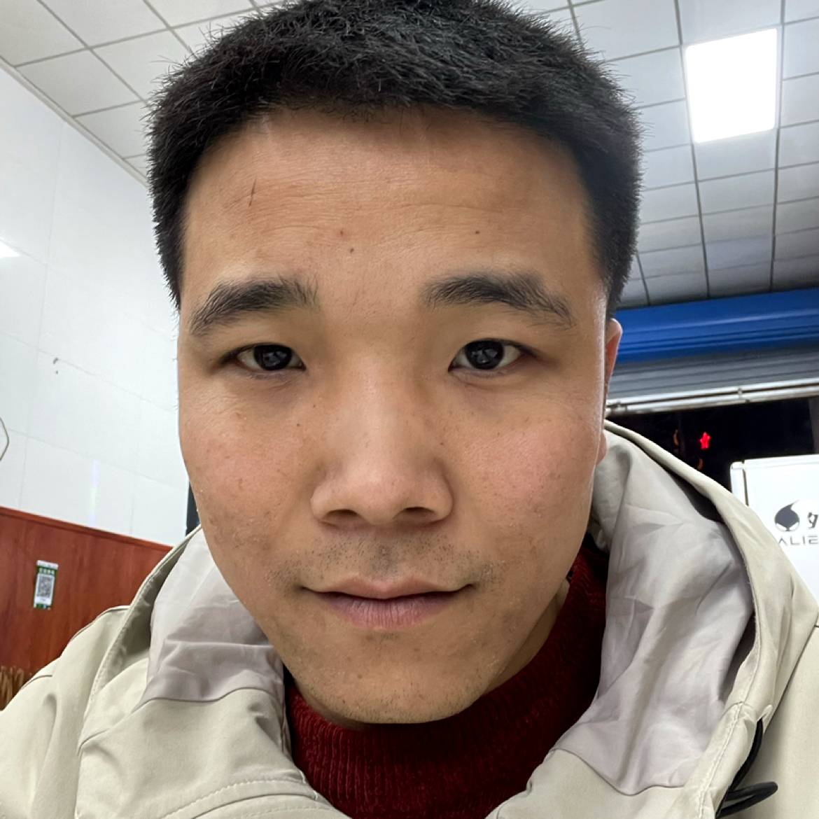 刻苦用小伙的照片