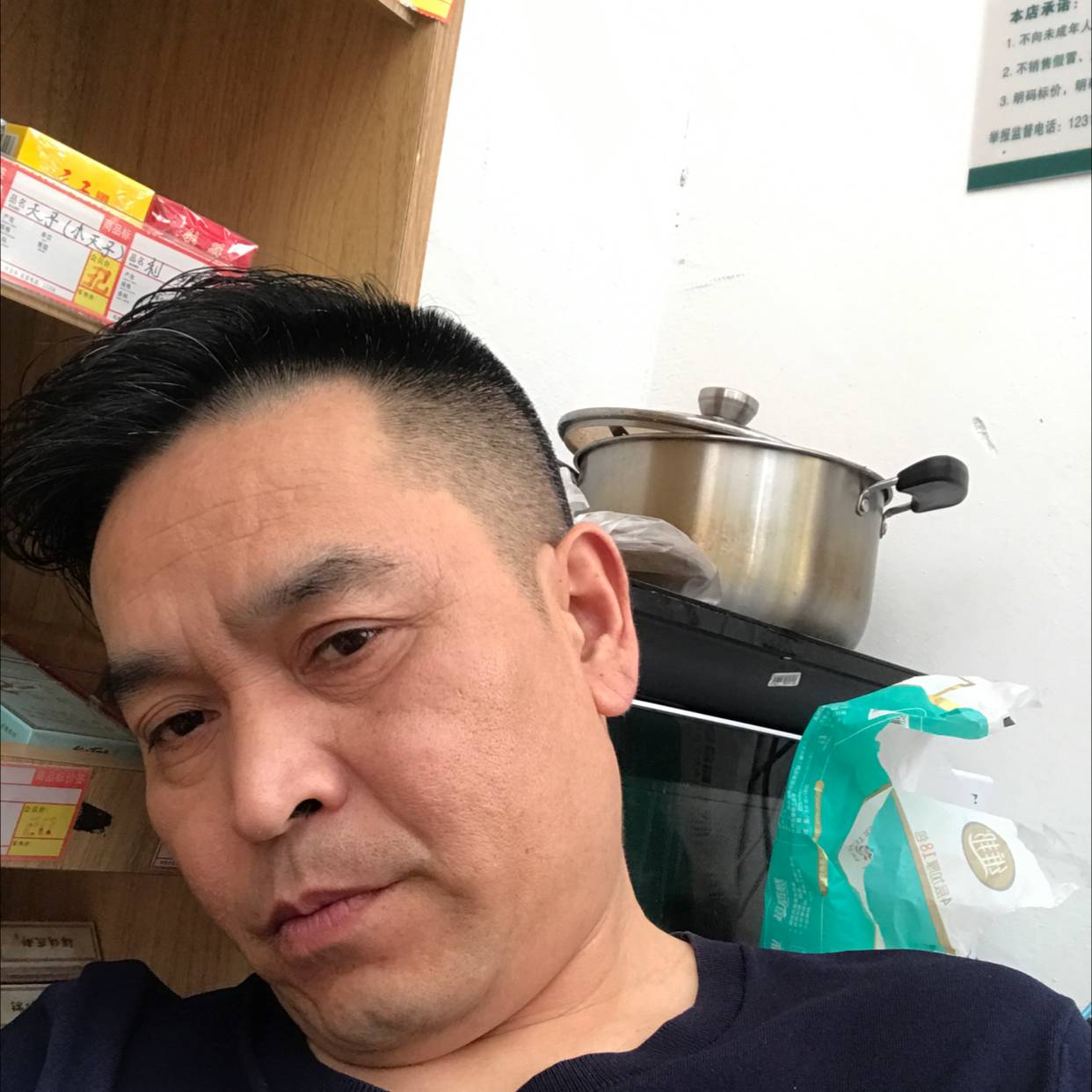 钢铁侠难过的照片