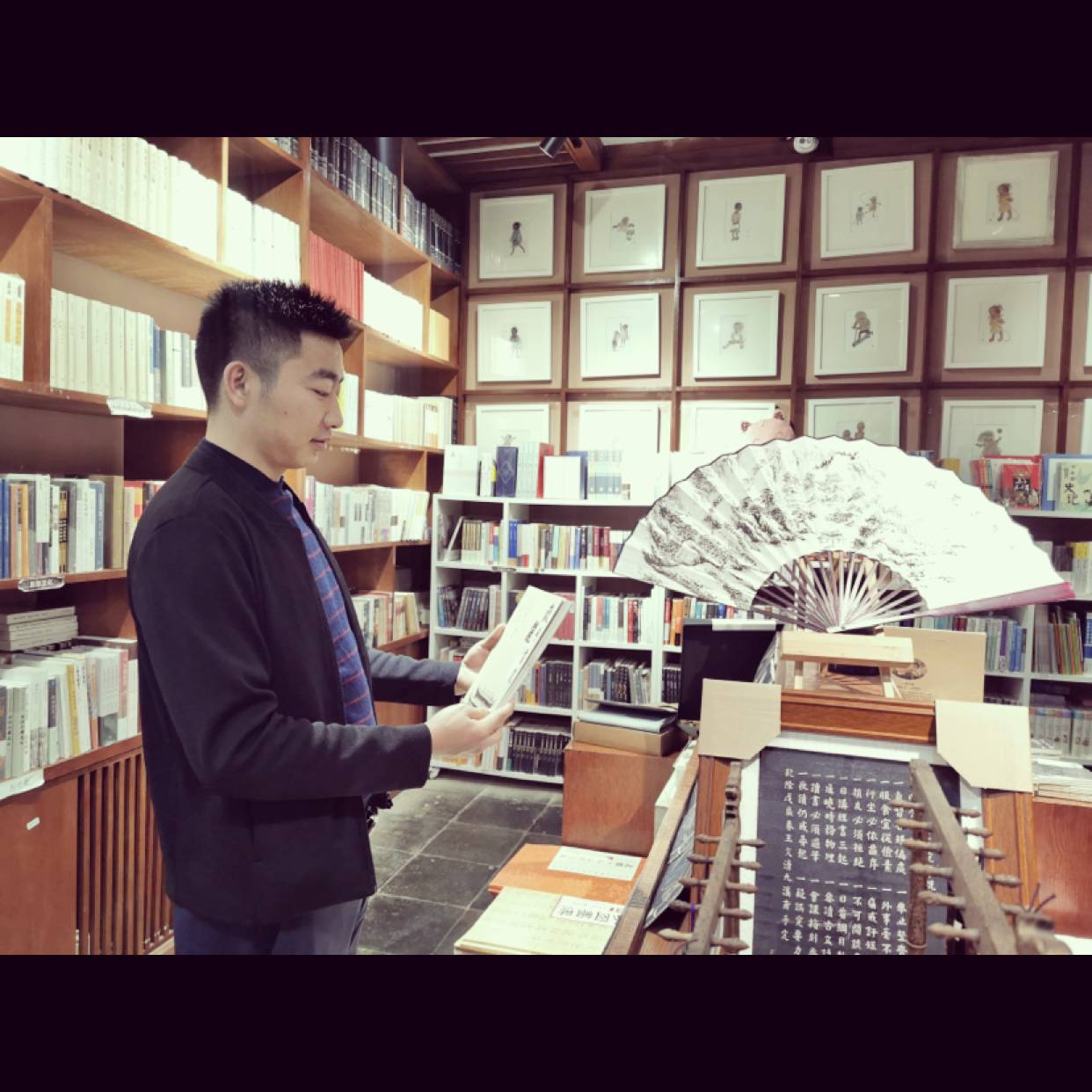 西牛踢虚心的照片