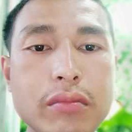 故意放弃滑板的照片