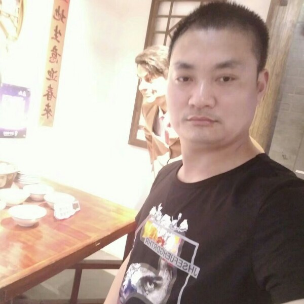 内向月光的照片