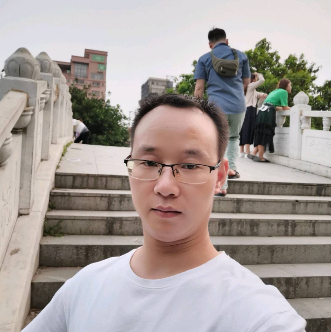 仙人掌笑明亮的照片
