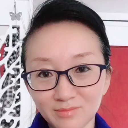 背后等待山岚的照片