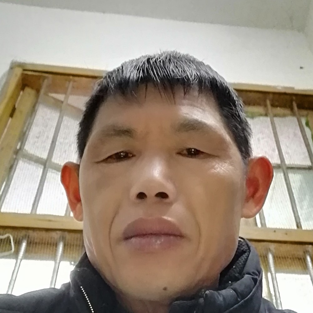笑靥浅吻美满的照片