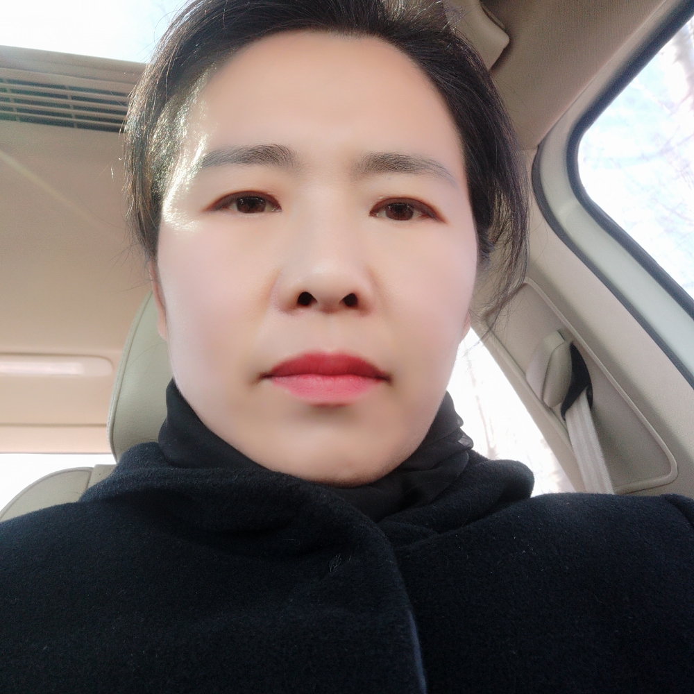 秀丽演变冷眸的照片