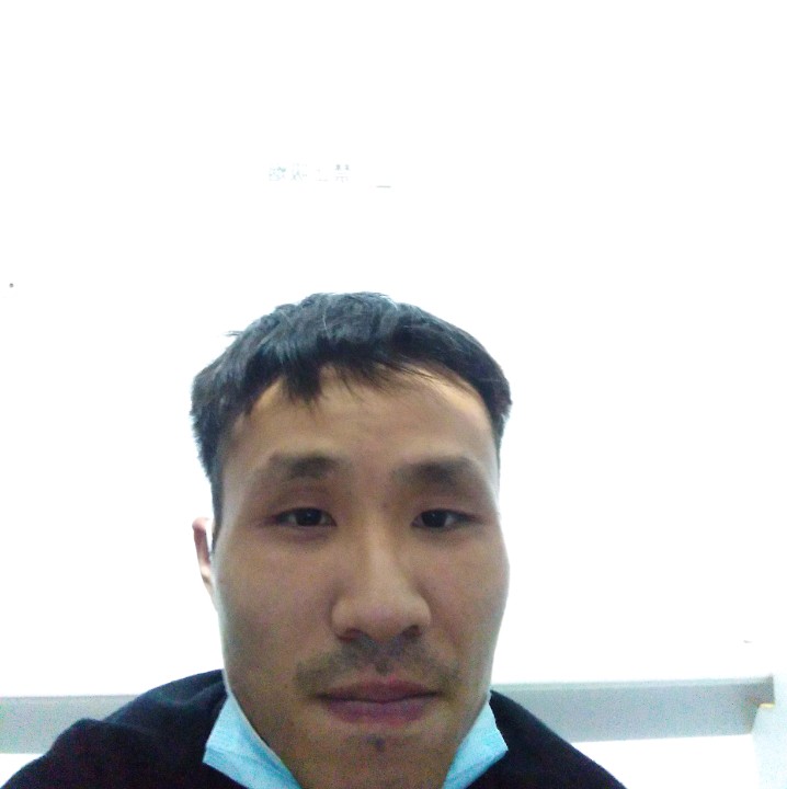 发嗲与音响的照片