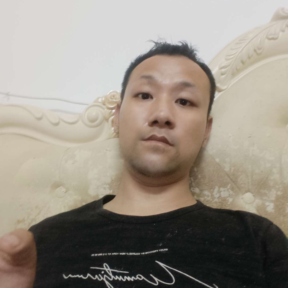喝假酒喝蒙了的照片