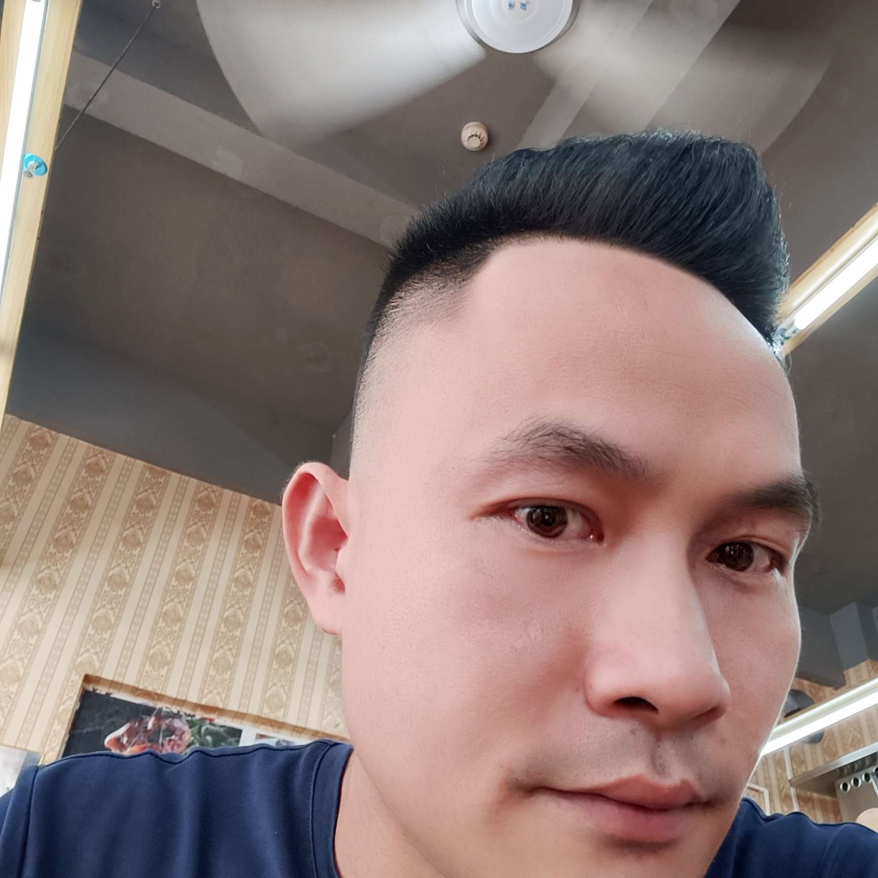 天寂深拥独特的照片