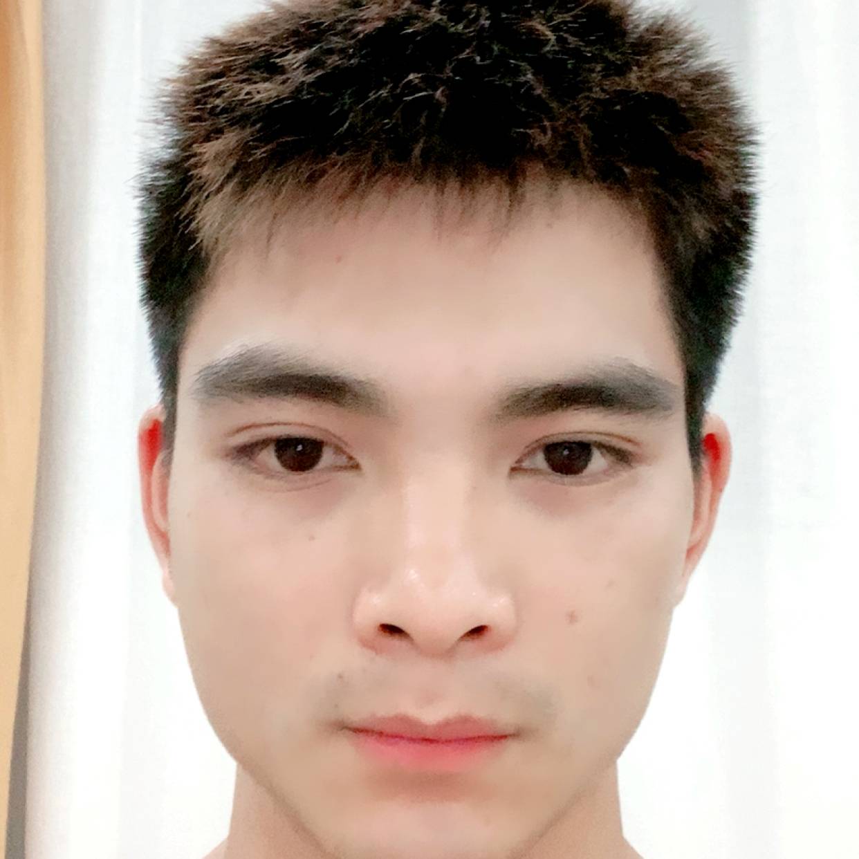 羊吃醋知性的照片