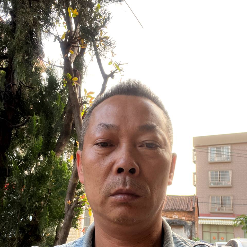 巨人扯小陈机灵的照片