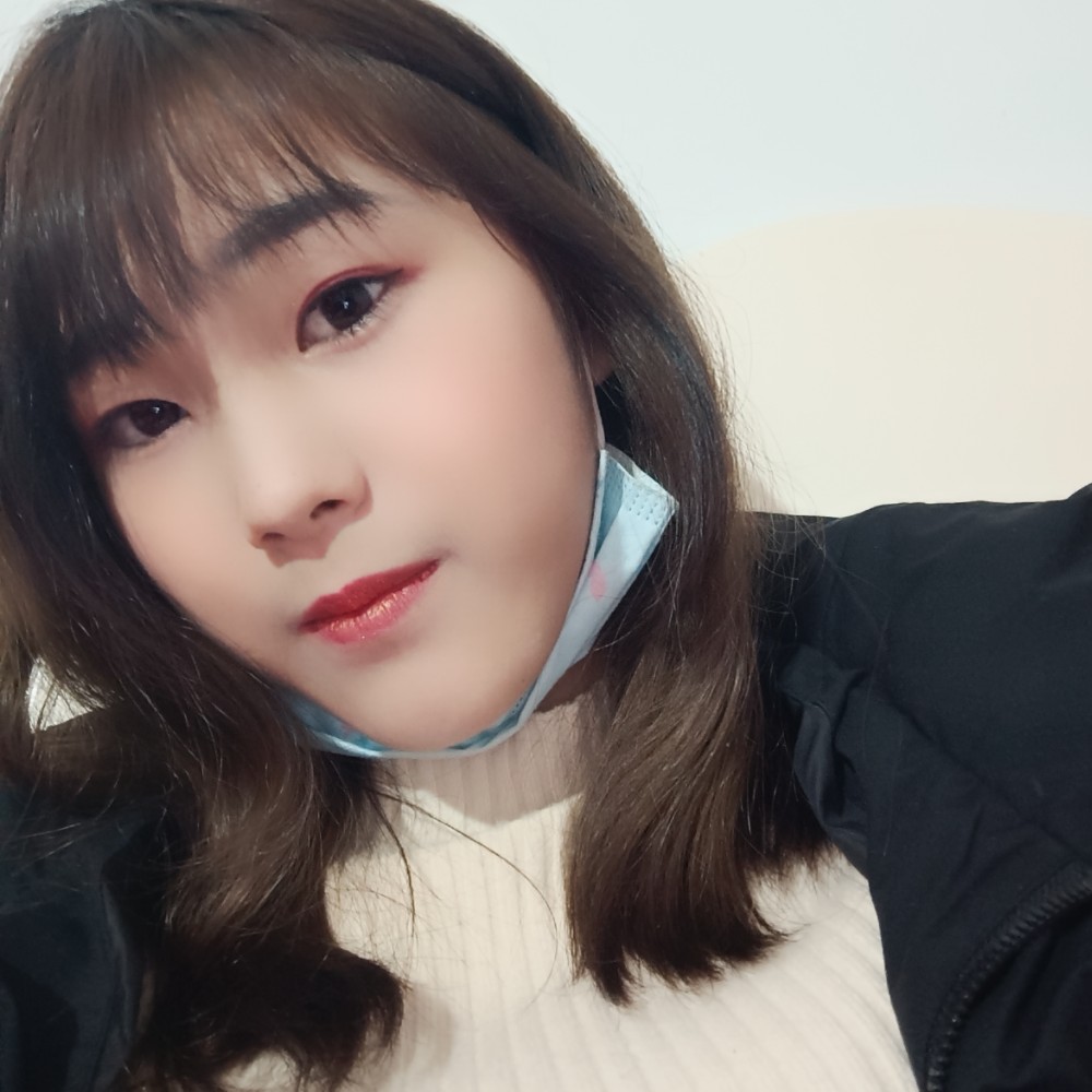 幽默回眸小松鼠的照片