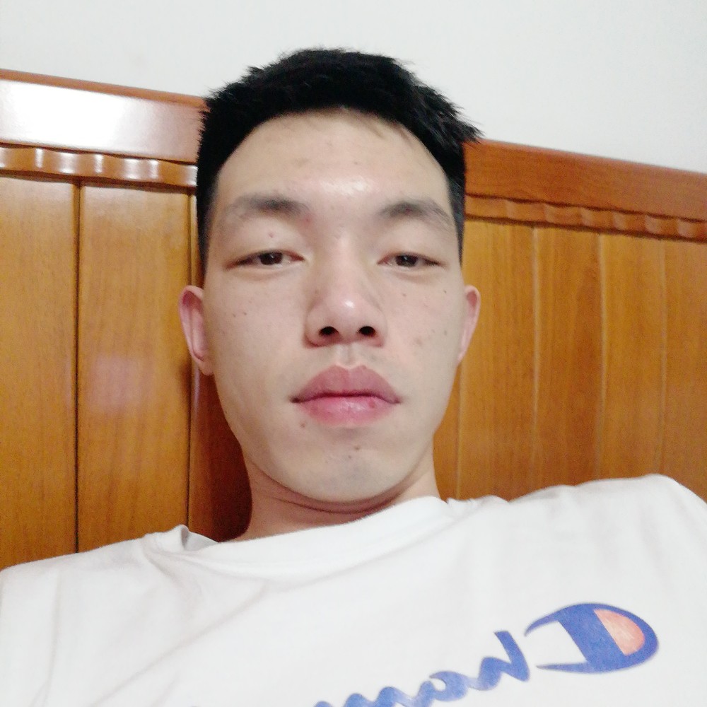 黛儿挽手羞涩的照片