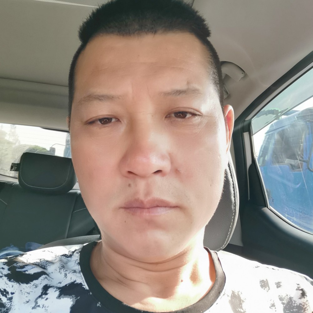 本人曹的照片