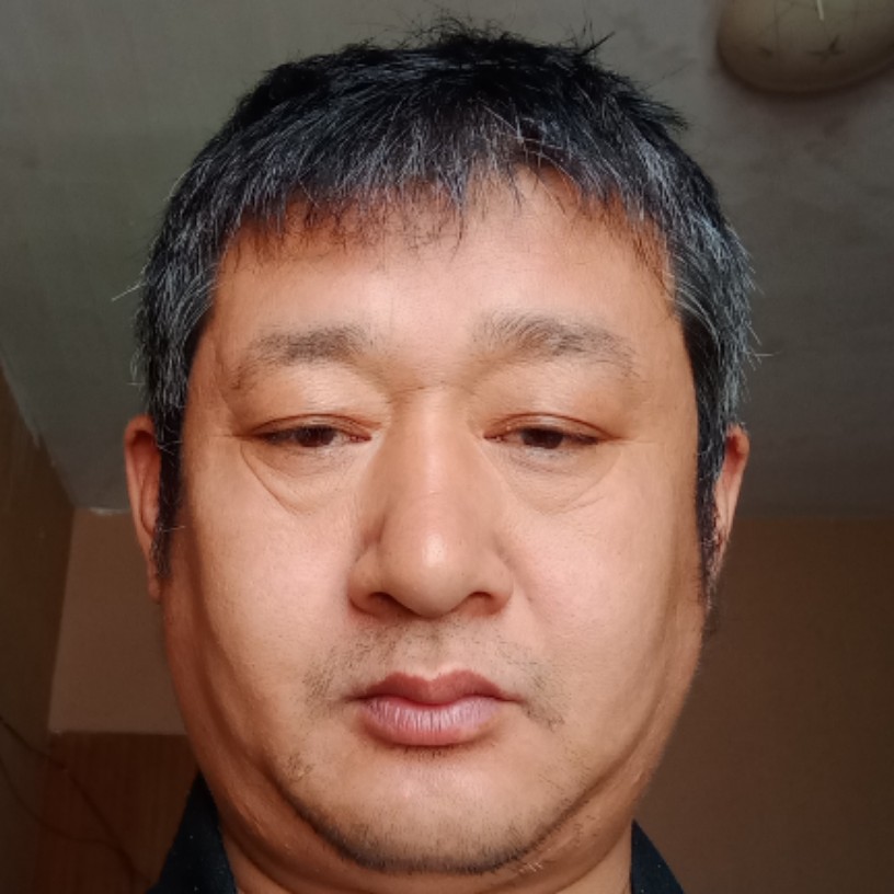 寒冷深拥香氛的照片