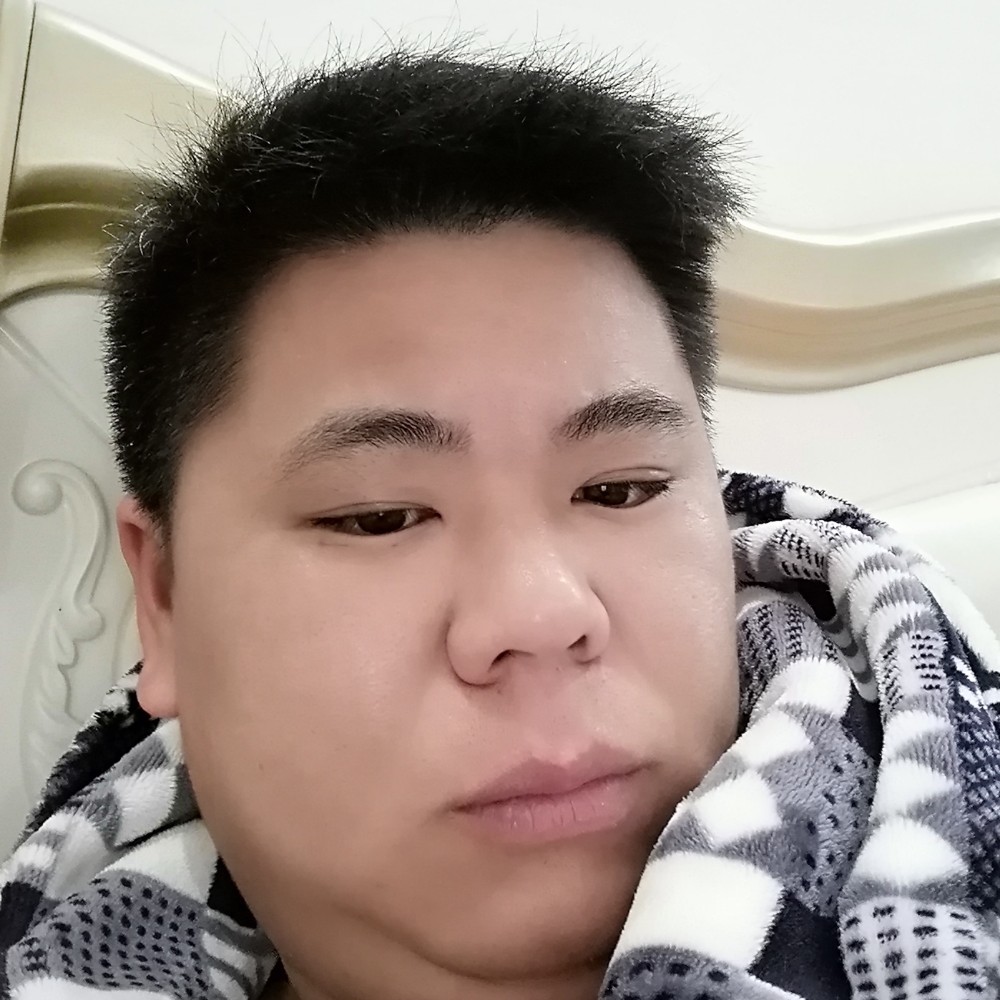 开心踢思恋的照片