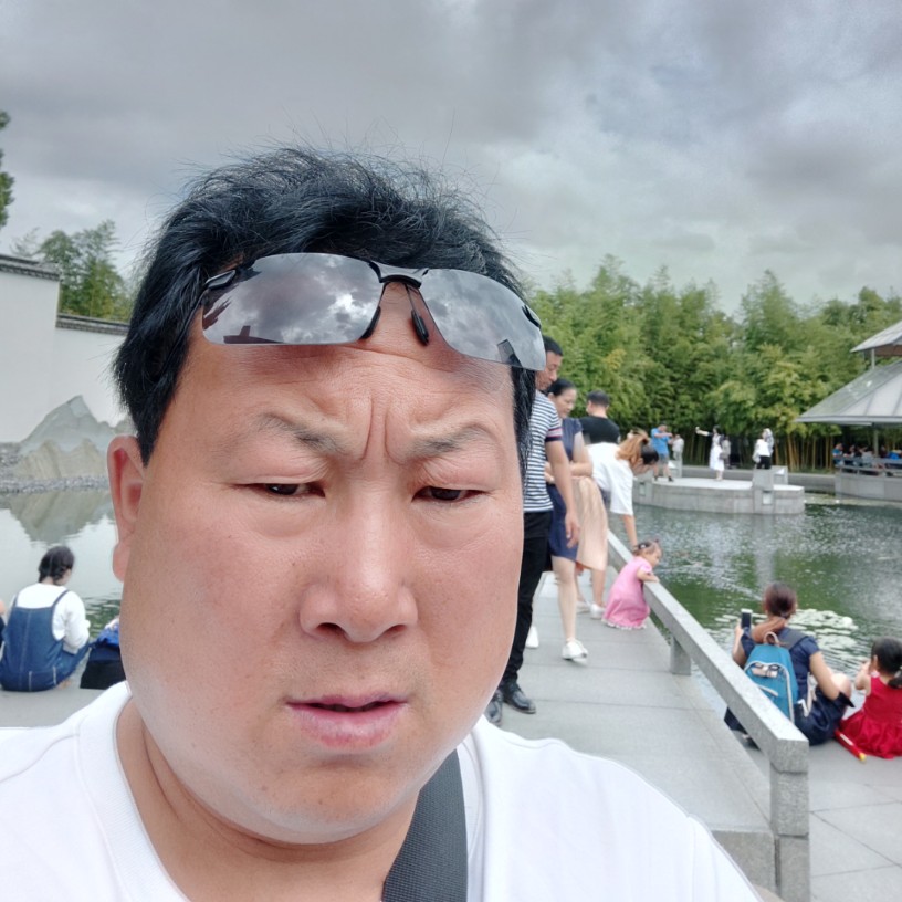 秋月迎温暖的照片