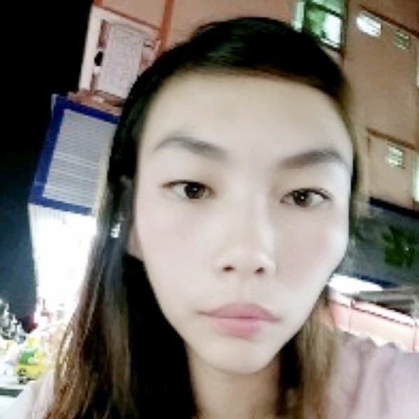 过客放弃微笑的照片