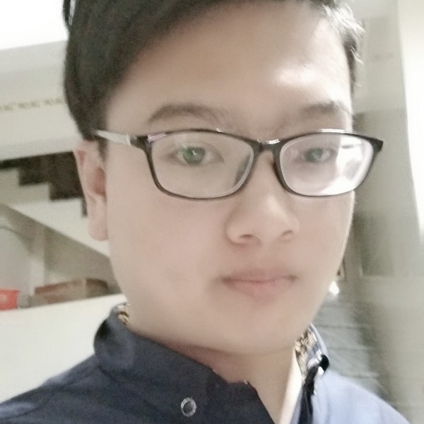 单纯男孩。的照片