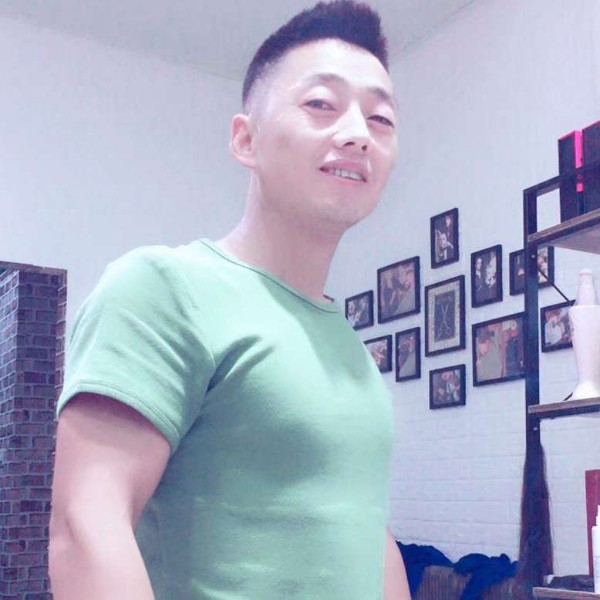 顾华军的照片