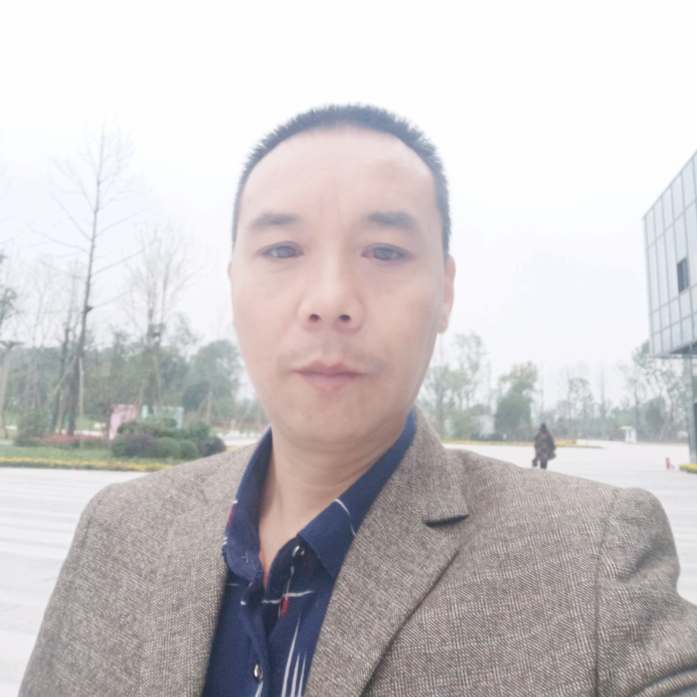 137华仔的照片