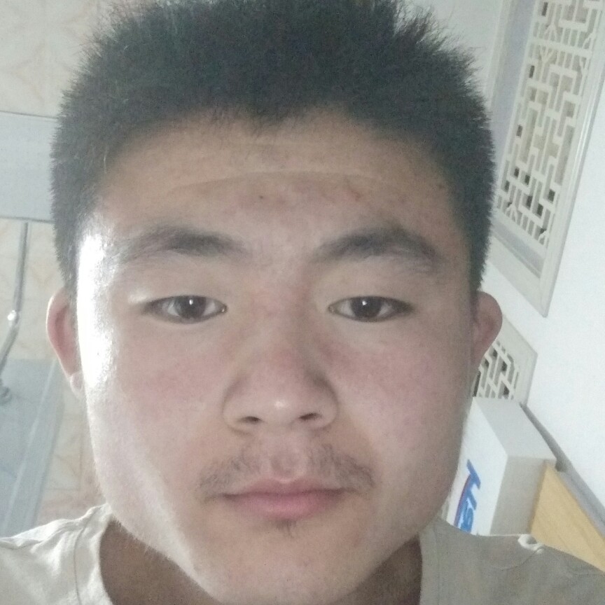魁梧浅吻导师的照片